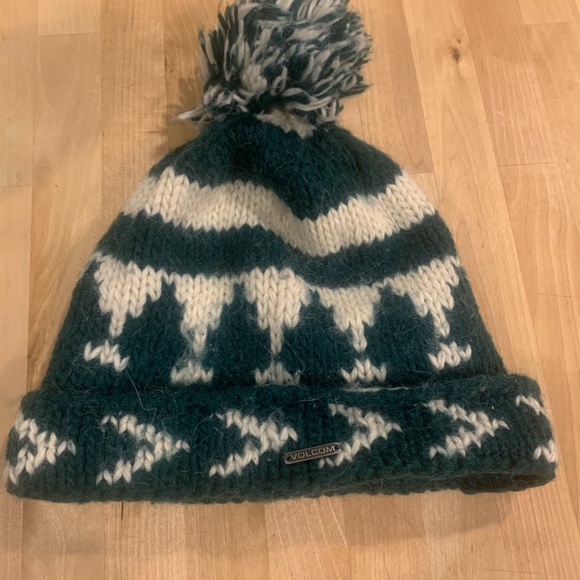 Volcom Green & White Knit Beanie - Picture 2 of 4